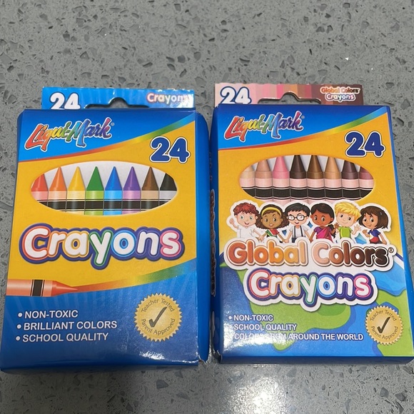 Abbott Elementary 20-page coloring book, 48 crayons and carrying pouch - Picture 5 of 7